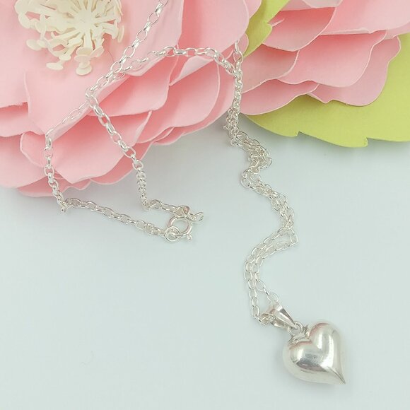 Vintage Puff Heart Charm Necklace - Picture 4 of 12